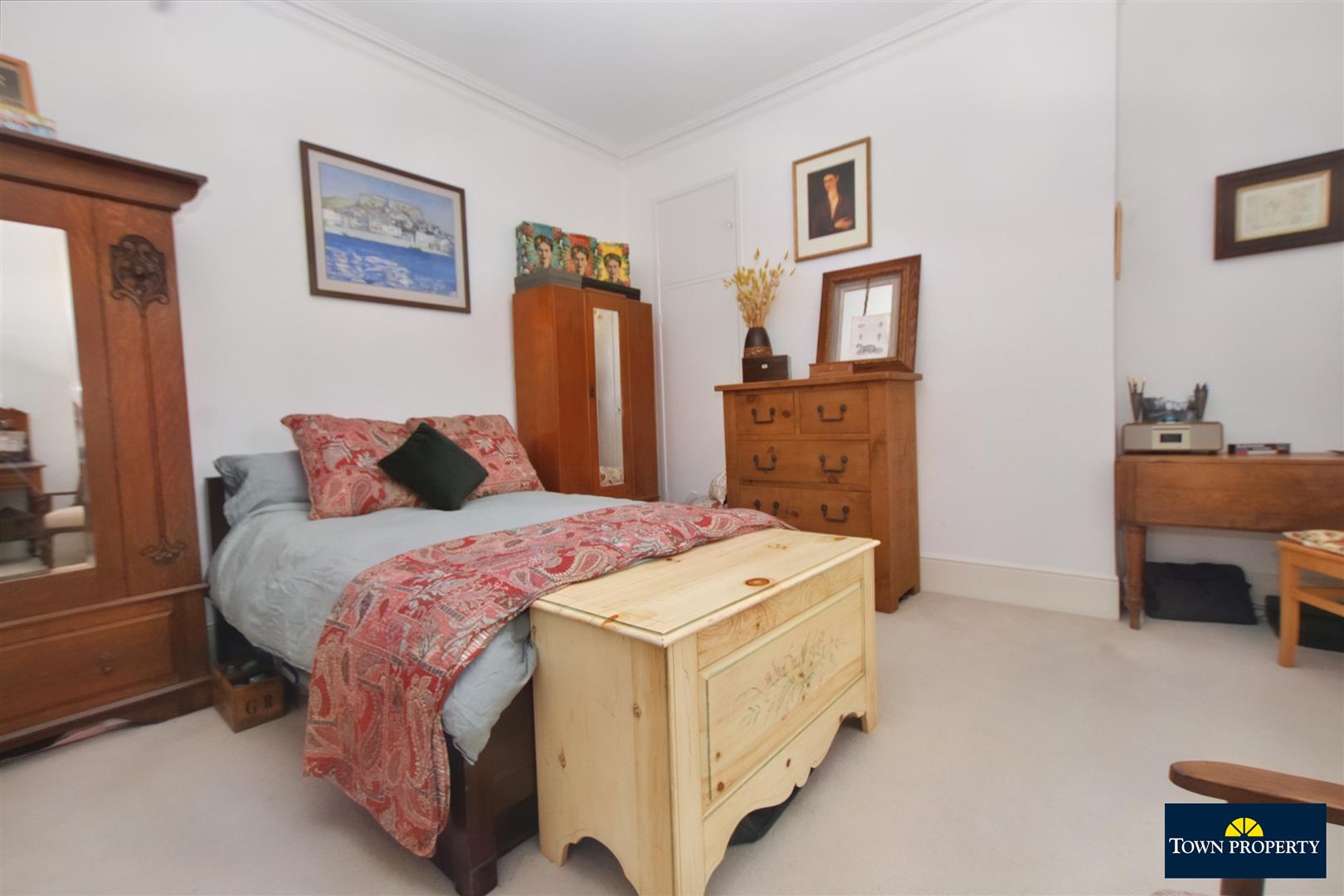 Property Details for Wilmington Square Eastbourne BN21 4EA Town